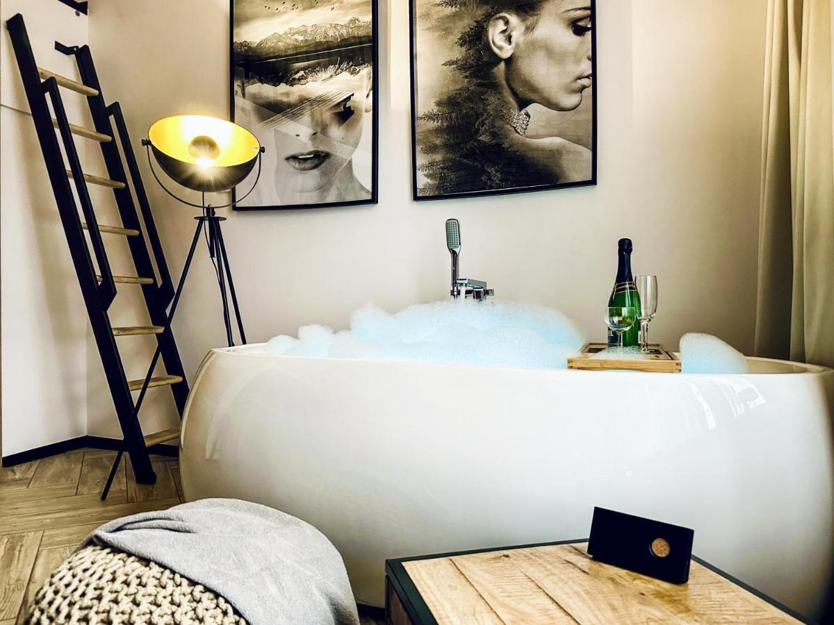 Apartment Premium Jacuzzi For Couples, Old Town Cracovia Exterior foto
